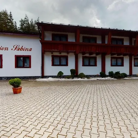 Sabina Πανσιόν Vernár