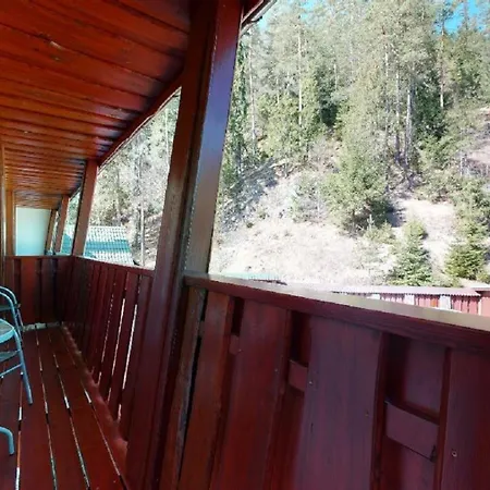 Sabina Πανσιόν Vernár