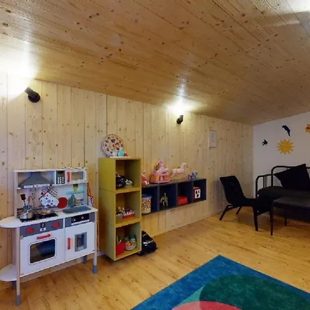 Sabina Πανσιόν Vernár