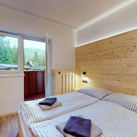 Sabina Πανσιόν Vernár