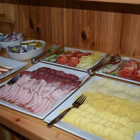 Πανσιόν Sabina 3*